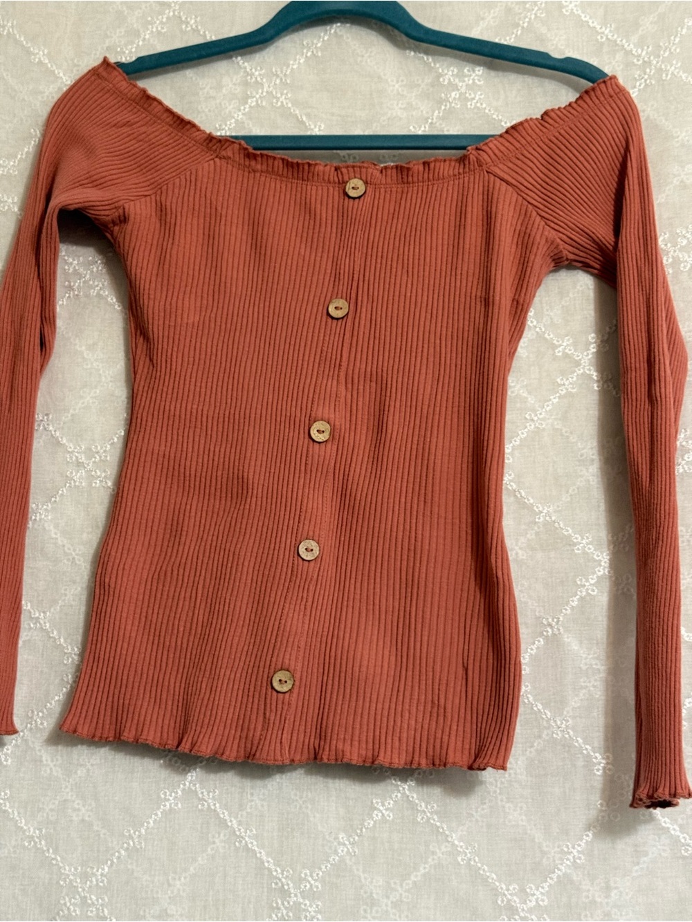 Derek Heart Rust Ribbed Off-Shoulder Button-Front Long Sleeve Top - Picture 3 of 4